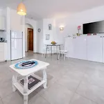 Brisas Complex, 104